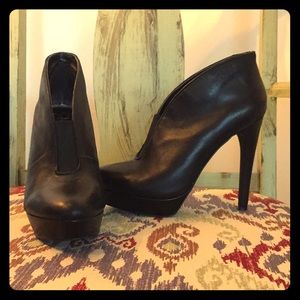 Jessica Simpson black leather booties size 6.5